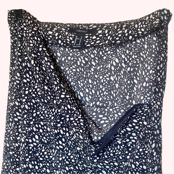 Forever 21 spotted pattern midi skirt black & white boho 100% polyester Medium - Picture 3 of 4